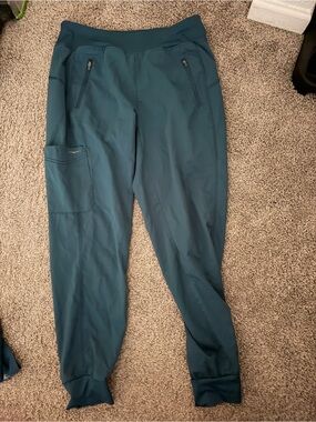 Women’s Caribbean blue scrub joggers